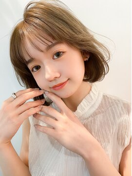 レア 表参道(L'ea) 大人ガーリーダークアッシュミディアムレイヤー似合わせカット