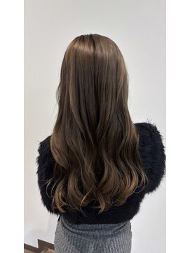 アンソメット 上津店(UN SOMMET) グレージュ