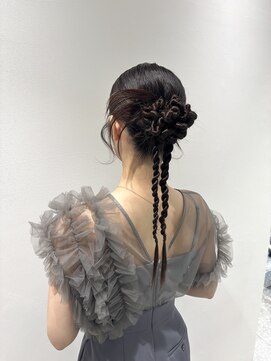 サヴォア(Savoir) お呼ばれヘア◎個性的ねじねじヘア