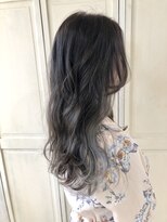 レイア(Leia) イヤリングカラー ホワイトグレー