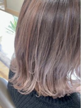 アレッタヘアーサロン(ALETTA HAIR SALON)の写真/お客様の髪質やご要望に合わせて、バリエーション豊かなカラー剤からチョイスさせていただきます♪