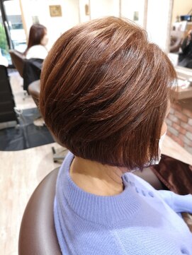 ルシードスタイル クリザンテーム 前下がりな大人ボブ