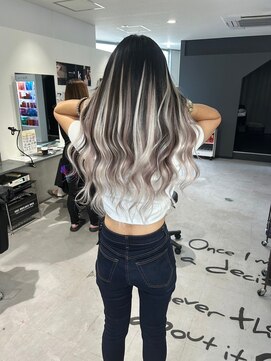 キング 枚方店(K!ng) 【枚方、高槻、梅田】エクステホワイト&ピンクハイライト