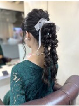 ディア(.eer) 個性派編みおろしポニーテール♪