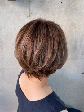 キミとトモに 白髪ぼかしハイライト×アッシュカラー