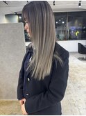 ストレートがおしゃれなバレイヤージュ_contrast gray_