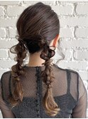 結婚式お呼ばれヘアアレンジ  編みおろしツイン