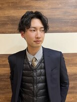 ガビーヘアルーブ(gabi hair LOOB) センターパートウルフパーマ緩めツイストスパイラルパーマ