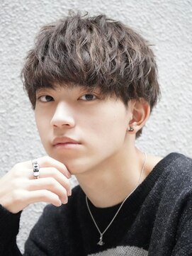 コンフィデンス メンズヘアー(confidence MEN'S HAIR) スーツ短髪ツーブロックモテる黒髪シークレットパーマ流行モク