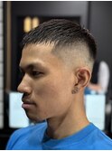 クロップ　スキンフェード　メンズ
