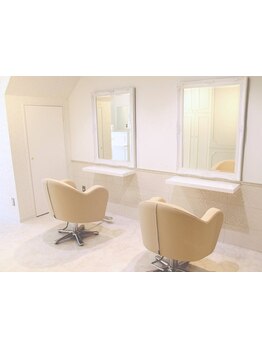 ちらっと白髪もスッキリ解決！おしゃれ染めやハイライトで手軽に若見え☆お子様連れも大歓迎◎【蒲田】