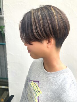 ヴァロ(Valo) 大人ショートヘアハンサムショート刈り上げ３０代４０代５０代