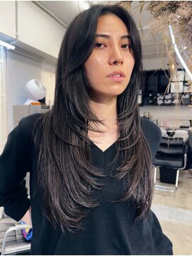 アンダーカレント(undercurrent) レイヤーロングレイヤー顔まわりデザインカットロング前髪カット