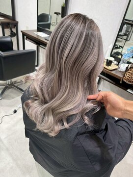 メリー オオサカ(Merly Osaka) white perl balayage