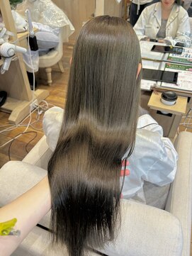 バイオレット ナゴヤ(Violet Nagoya) 透明感抜群！  オリーブグレージュ       IC-46