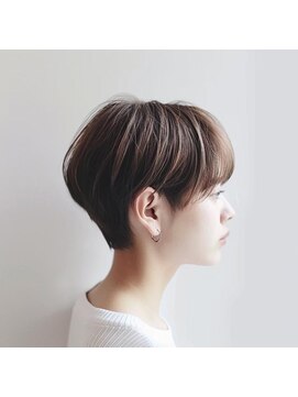 ドアーズ(Door's) 30代40代ショート白髪染めグレイカラーボブ艶栄名駅伏見丸の内