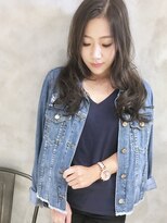 リルア 博多(LIRUA)&nbsp;大人かわいいアッシュベージュミディ