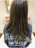 【hair design lotta】エッジの効いたハイライトロングスタイル