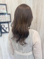 セプトヘア(sept hair)&nbsp;ロングレイヤー　グレージュカラー