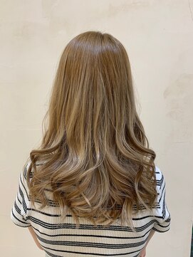 バニラ 古川店(VENIRE) ハイトーンペールベージュ