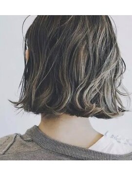 いいねカット グレージュボブ