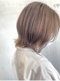 ぼかしhighlight、ミルクティーベージュ、外はねボブ［谷合