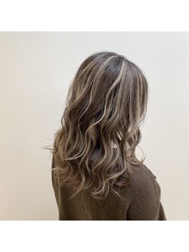 ケンジ 横須賀中央(KENJE) 【宮地】コントラストしっかりハイライト【KENJE横須賀】