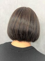 ルルン(Lu-Lun)&nbsp;【Lu-Lun】 白髪ぼかしハイライト ×  丸みボブ