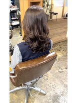 ロベルシ(ROVERSI) コテ巻き風つやパーマ