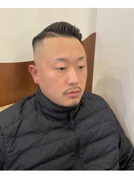 フォーコーナーズカットショップフェイビーズ 名古屋西(FourCornersCutShop favey's) ハードパート【刈り上げ】【フェード】【メンズカット】