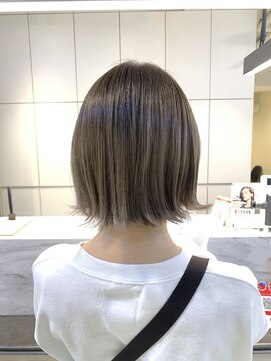 ヘアー ミッション 心斎橋店(hair Mission) グラデーショングレージュコンパクトショートボブ