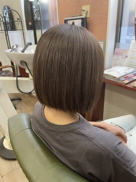 ビーヘア(be hair) くすみオリーブ×前下がりボブ