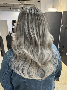 メリー オオサカ(Merly Osaka) ホワイトバレイヤージュ