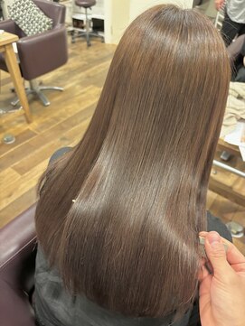 フーチー クーチー アマティー 豊中店(FUCHI KUCHI amati) @fuchi_kuchi.okada［豊中,最新髪質改善/微還元トリートメント］