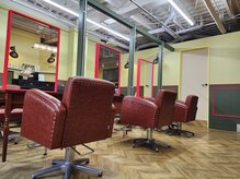 ポップな内装に居心地の良さが自慢です♪南船橋