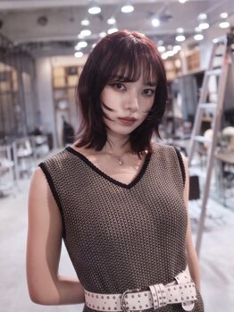 ドゥーア 代官山(Door)の写真/【カット+カラー￥9,900】レイヤーで魅せるくびれヘア★内巻き・外巻きも簡単アレンジ◎