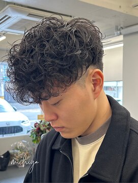 アンドメゾンオム(&Maison. homme) /スペインカール/スパイラルパーマ/ツイストスパイラル