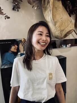 トゥレイル(TRIL) ミディアムレイヤー