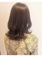 レナークイスト(LENAHC ist) ミディアムレイヤー×ピンクブラウン