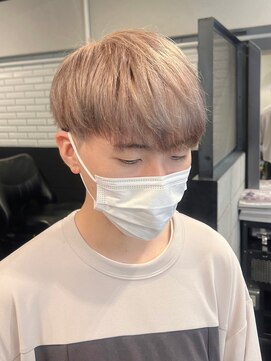 ビンゴ(BINGO) 947モテ髪栗色バイカラーツイストスパイラルパーマブロンドヘア