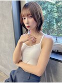 ニュアンスカラー　ぱっつん前髪　フレンチカジュアル