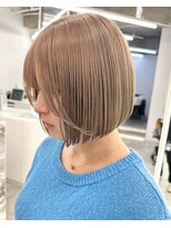 ベレーザ 渋谷(BELEZA)&nbsp;5635艶髪グレーベージュハイトーンカラー韓国切りっぱなしボブ