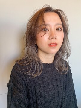 フィンズベリーパーク(FINSBURY PARK) ミディアム×イヤリングカラー