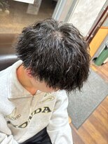 ヘアーワークス ボナ(HAIR WORKS bona.)&nbsp;王道ツイストスパイラル×マッシュ 黒髪縦落ちパーマ
