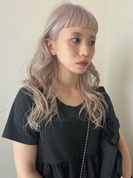 ルーム(Loom.) ペールブロンド オン眉 ぱっつんバング