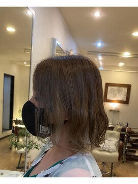 リス(lys) 切りっぱなしボブ+インナー