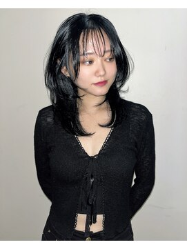 トリア(the tria) レイヤーカット×ネイビーブラック