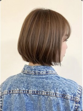 ドアーズ(Door's) 30代40代ショート白髪染めグレイカラーボブ艶栄名駅伏見丸の内