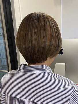 アコロン(acoron) 柔らかショートボブ×ナチュラルブラウン　新宿美容室