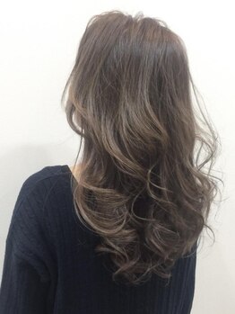 ルートヘアー(Root Hair)の写真/話題のoggi ottoトリートメント取扱い店☆髪質・悩みは人それぞれ☆オシャレを楽しむならケアも徹底的に♪